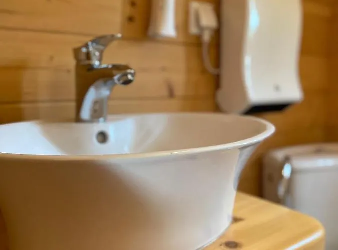 Little Wood Insolites - Adults Only