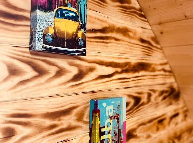 Little Wood Insolites - Adults Only